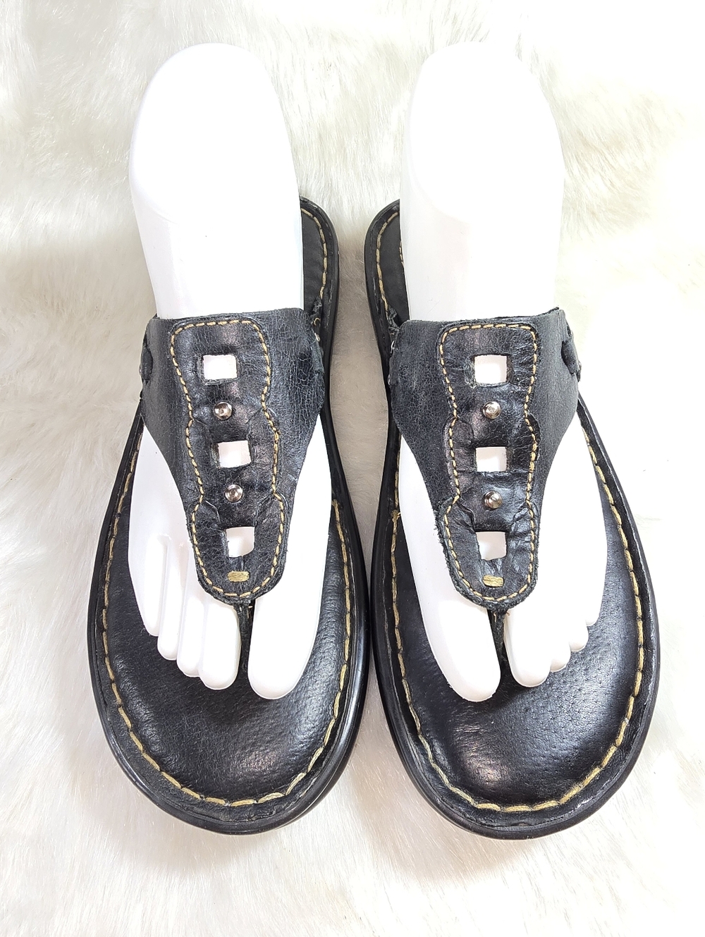 Born Womens Mahogany Leather Padded Flip-Flop Sandals - Picture 2 of 11